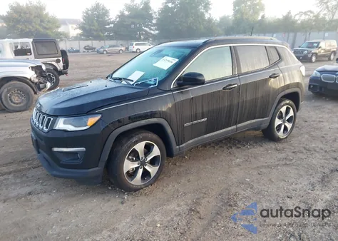 2020 Jeep Compass Latitude 4X4 z USA, uszkodzony, nr VIN 3C4NJDBB7LT100824